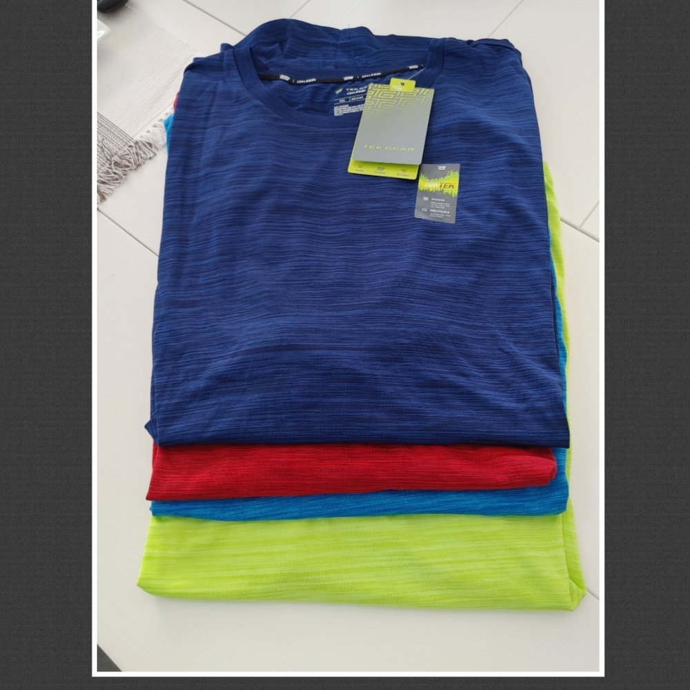 SOLD in bundle NWT Mens dry Tek t shirts (4,)